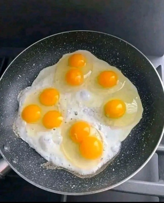 Hvor mange egg er det i pannen?!