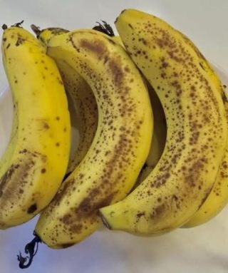 Leger avslører at det å spise bananer om kvelden fører til… Se nedenfor